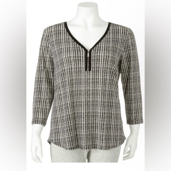 GEORGE V NECK TOP 19”-21” PTP - Picture 1 of 4